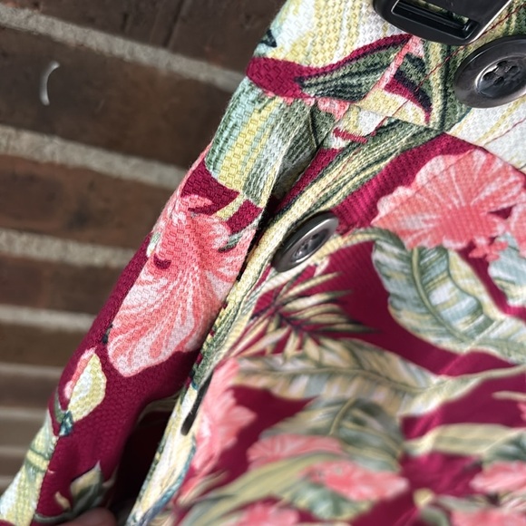 Women’s Ann Taylor, The Sailor Short, Red Tropical, Size 8 - Picture 3 of 11